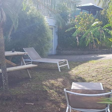 Studio Moderne Climatise Avec Jardin, Plage A Pied Le Diamant Exterior photo